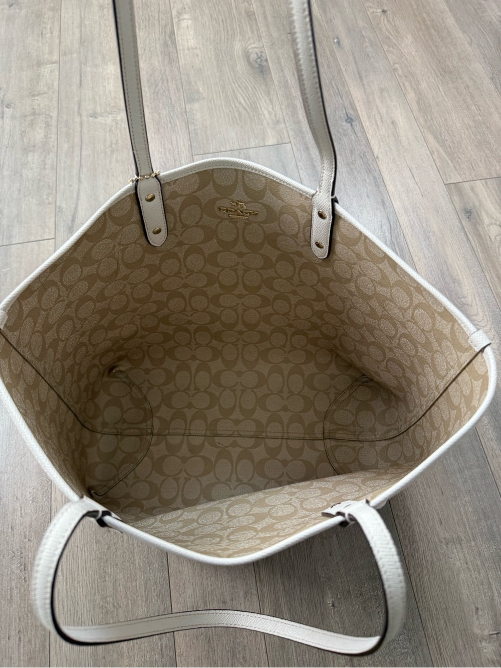 Coach Off-White Reversible Leather Tote Bag - Picture 8 of 9